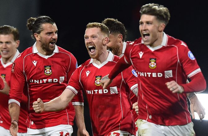 Championship -Wrexham hoppede ind i top-6 efter dramatisk kamp