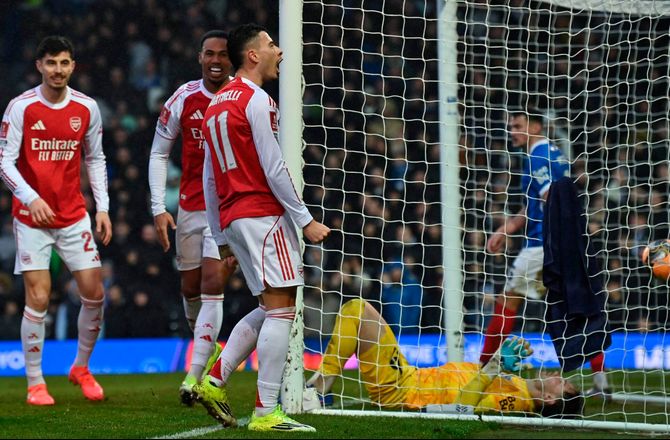 FA Cup -Martinelli blev hattrickhelt i hjørnesparksshow