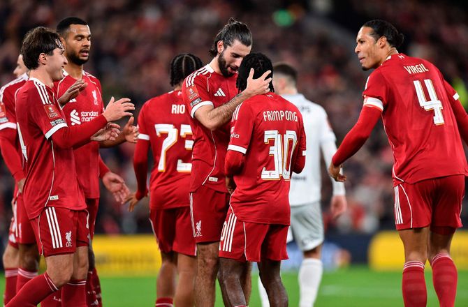 Premier League -Frimpong med fra start mod Wolverhampton