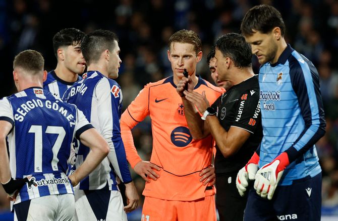 La Liga -De Jong i flæsket på dommer: Kan ikke opføre sig sådan