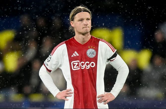 Æresdivisionen -Medie: Ajax forventer Dolberg-afsked