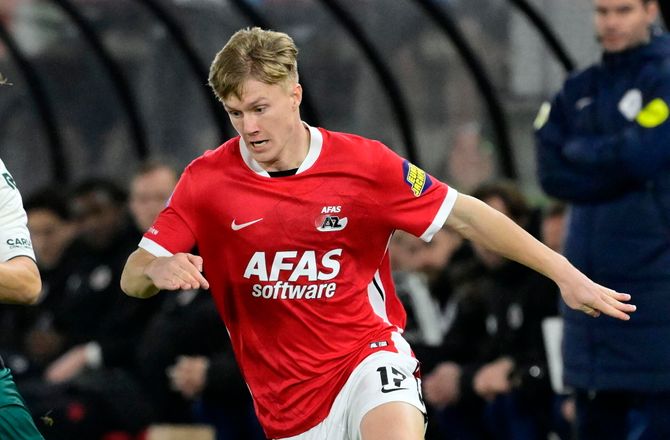 Æresdivisionen -Isak Jensen blev matchvinder i hollandsk derby