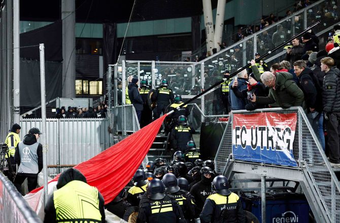 Europa League -Genk raser: Fans blev udsat for politivold 