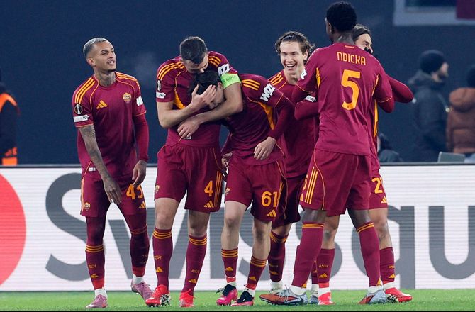 Europa League -Kyniske Roma straffede Stuttgart og sikrede playoff