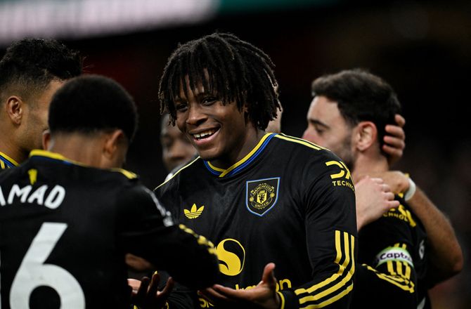 Premier League -Dorgu strålede i dramatisk United-triumf på Emirates