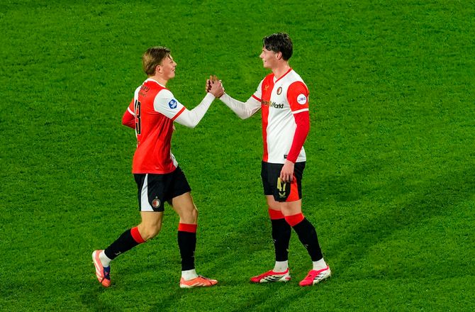 Æresdivisionen -Luca Dahl Tomasson forlænger i Feyenoord