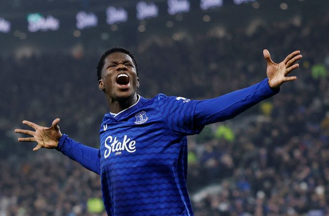 Premier League -Brandvarm Barry scorede igen for Everton