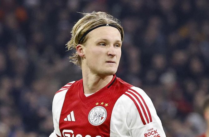 3F Superliga -FCM-boss bekræfter dialog med Dolberg