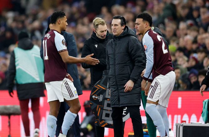 Europa League -Skadeshelvede i Villa: Angriber skiftet ud efter 35 minutter
