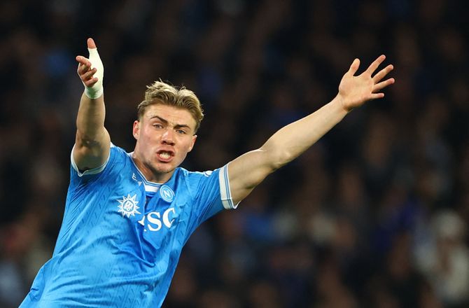 Serie A -Højlund havde birolle i snæver Napoli-sejr