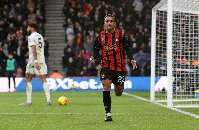 Premier League -Bournemouth-brasser strålede da Villa snublede