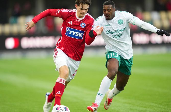 3F Superliga -SIF-stopper skadet i reservekamp