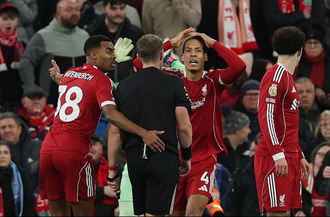 Premier League -Van Dijk vil se frem: Ingen indflydelse på kendelser