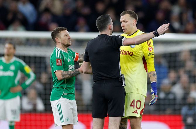 FA Cup -Aston Villa-skurk undskylder: Havde brug for et par dage 