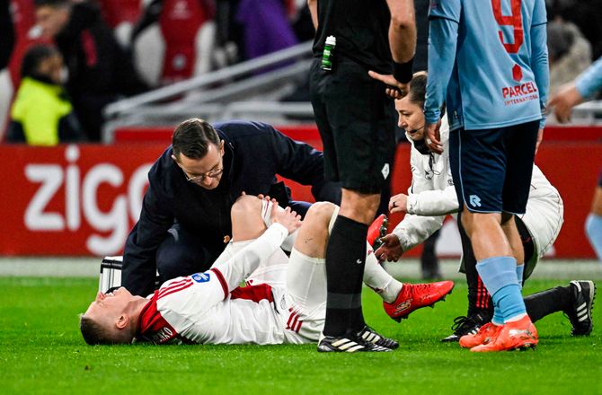 Æresdivisionen -Fik 20 minutter: Zinchenko har forladt Amsterdam