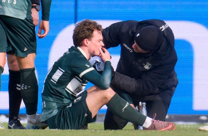 3F Superliga -AGF-profil udgik i pausen: Det hele hævede op