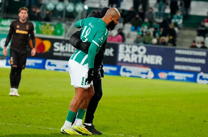 3F Superliga -Viborg hårdt ramt mod AGF: Mbom skal tjekkes