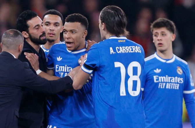 Champions League -Trent raser efter angreb på Vinicius: Det er en skændsel