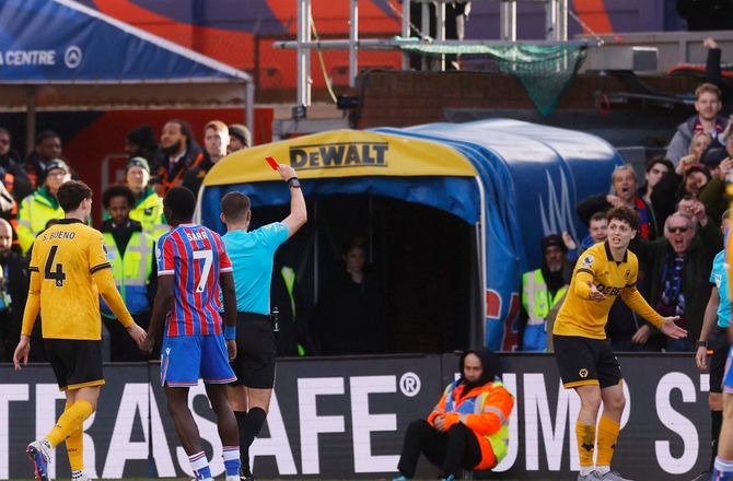 Premier League -Udvisning frustrerer Wolves-chef: Kan ikke forsvares
