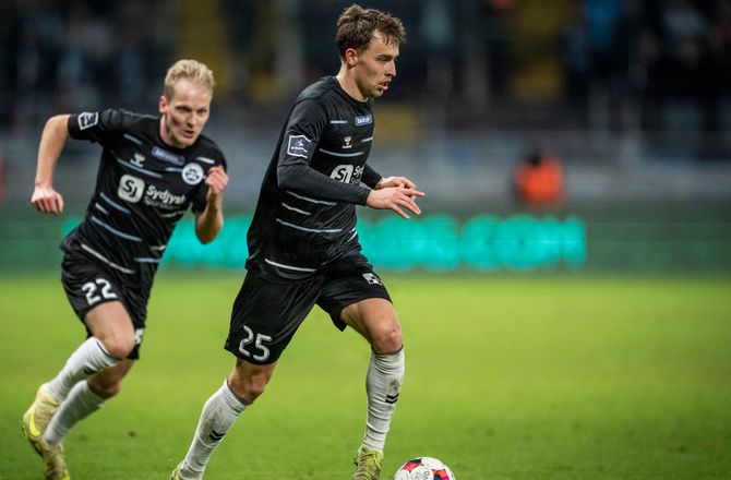Ekstraklasa -Pogon-dansker advarer AGF: Hold øje med Mikael Ishak