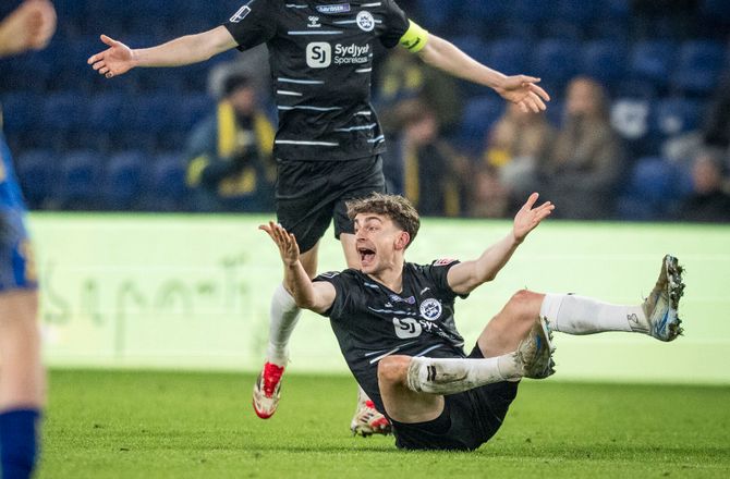 Æresdivisionen -Zwolle-boss jubler: Vi har jagtet Sommer længe
