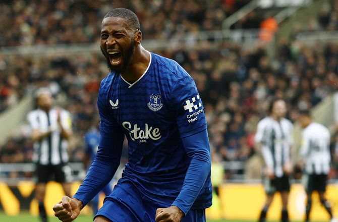Premier League -Everton slog Newcastle i målrigt drama 