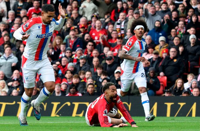 Premier League -United i comeback da Lacroix blev helt og skurk