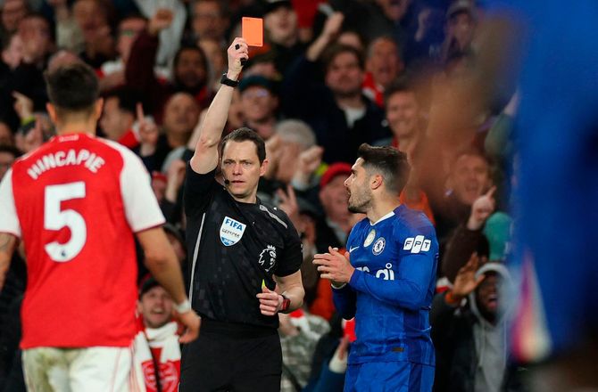 Premier League -FA åbner sag mod Pedro Neto
