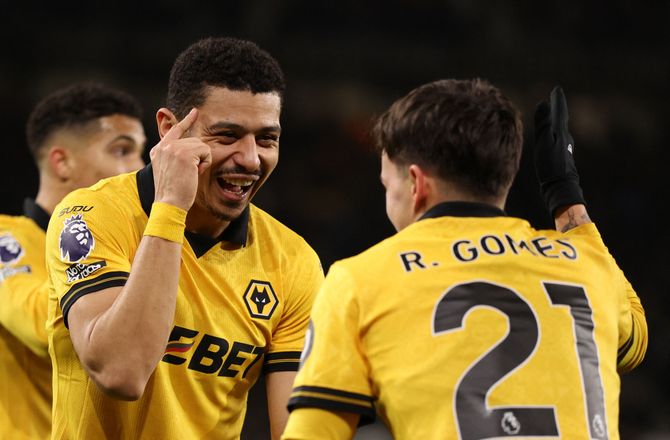 Premier League -Kæmpe drama: Wolves snød Liverpool i overtiden