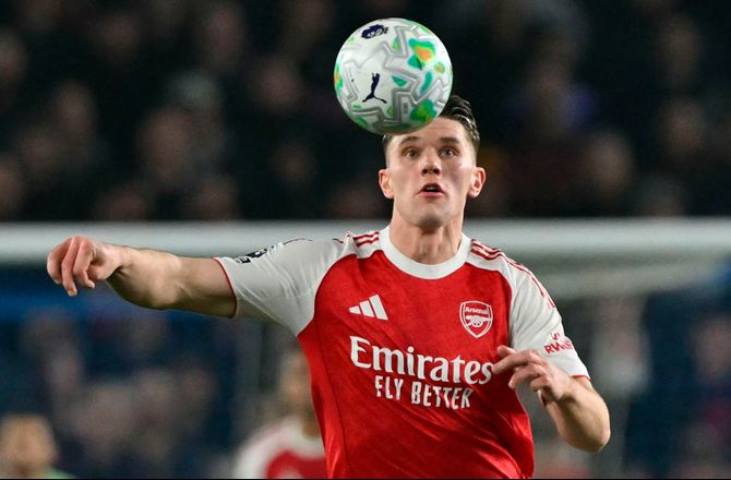 Premier League -Arsenal trækker fra på ny efter smal pligtsejr