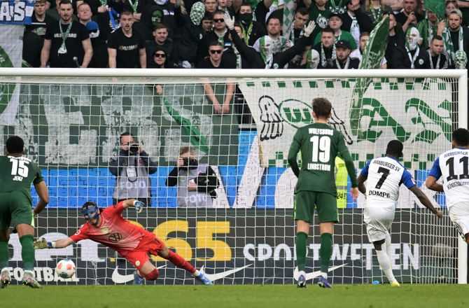 Bundesliga -Wolfsburg-krisen fortsætter: HSV vandt efter straffeorgie 