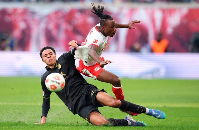 Bundesliga -Sky: USA vil gafle Augsburg-profil inden Tyskland