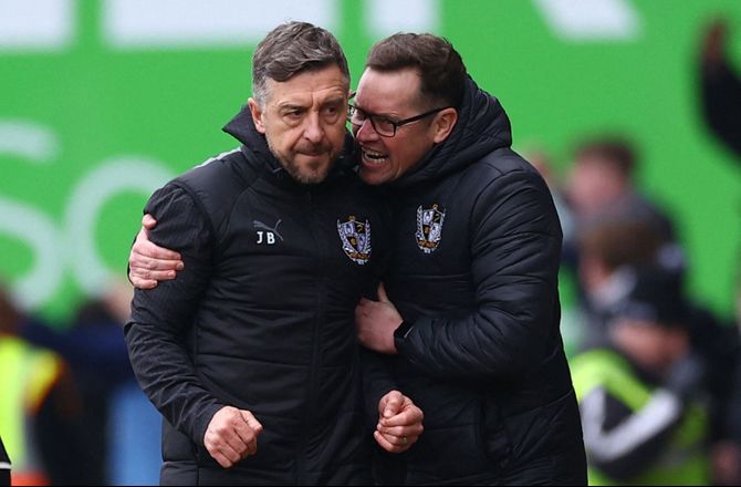 FA Cup -Port Vale-boss jokede med Xhaka: Har du spillet på sådan en bane?