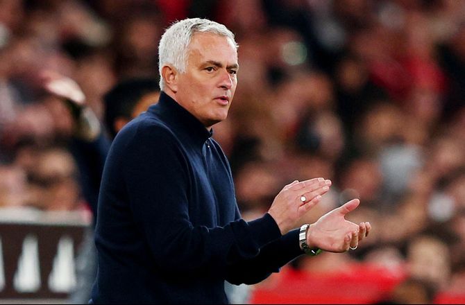 La Liga -Medie: Real-bestyrelse peger på Mourinho