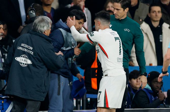 Champions League -Skubbede bolddreng: UEFA åbner sag mod Pedro Neto