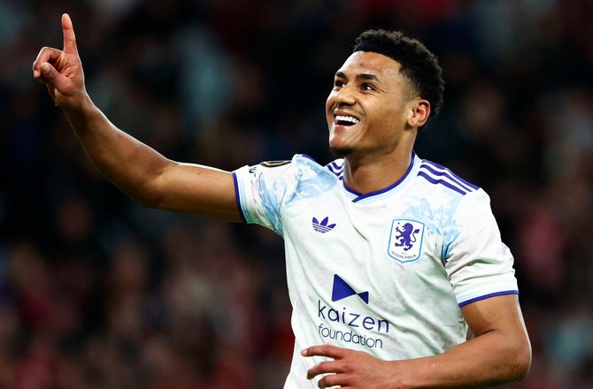Europa League -Frækt Watkins-hovedstød sikrede Villa et godt udgangspunkt
