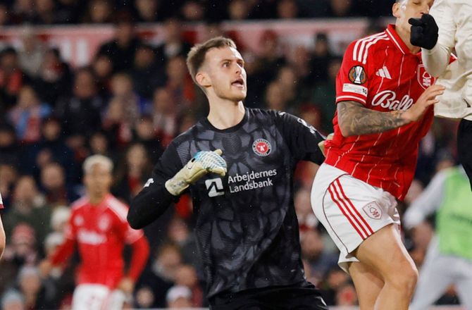 Europa League -FCM-keeper havde fans på nakken: Vant til det 