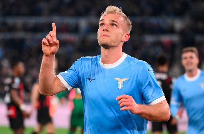 Serie A -Isaksen på tavlen i Lazio-comeback