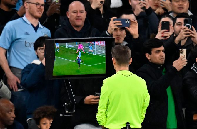 Champions League -Pep vil ikke bebrejde City-skurk: Det var instinkt