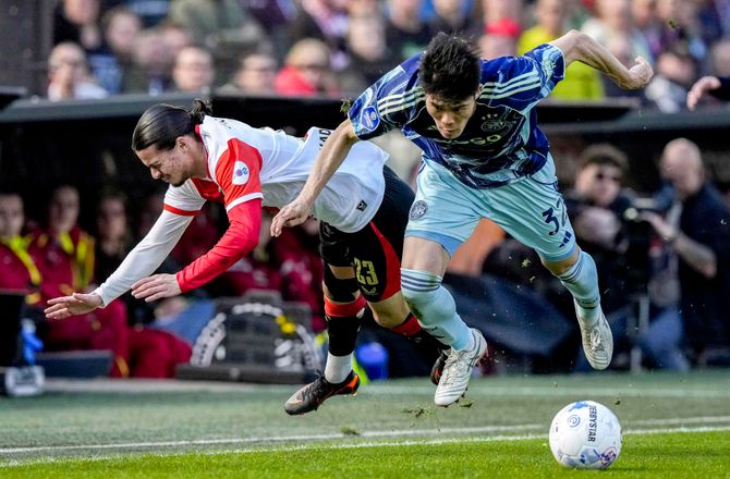 Æresdivisionen -Feyenoord og Ajax delte i De Klassieker