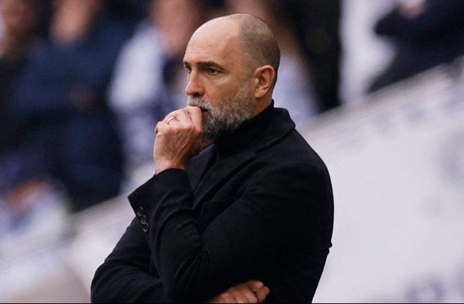 Premier League -I frit fald: Forest ydmygede Spurs