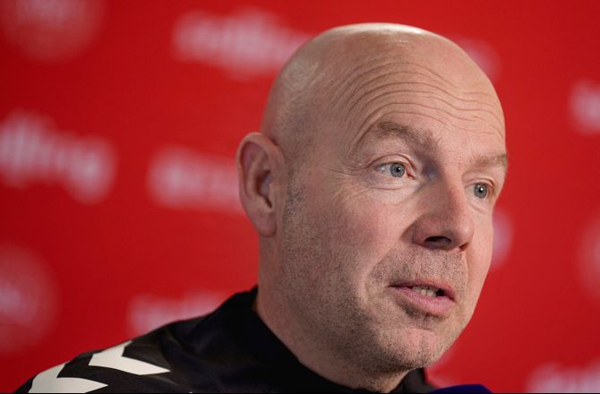 VM kval. UEFA -Brian Riemer presser sig selv: Det er vind eller vind