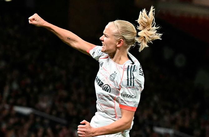 Champions League -Pernille Harder strålede på Old Trafford