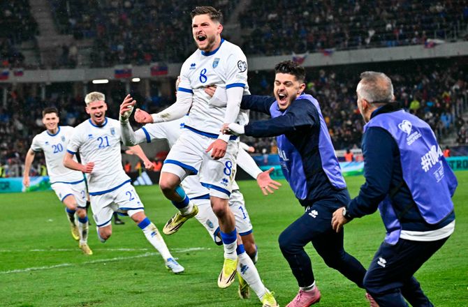 VM kval. UEFA -Kosovo dufter VM: Får millioner af regeringen