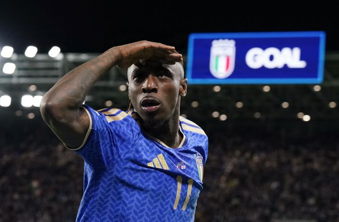 Serie A -Como henter Moise Kean i Fiorentina