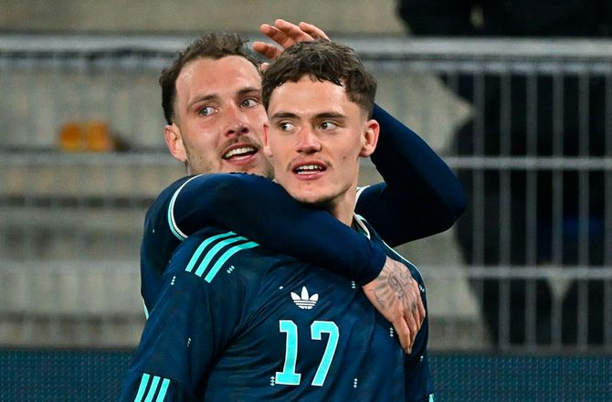 Venskabskampe -Wirtz strålede da Bayern-teenager fik debut