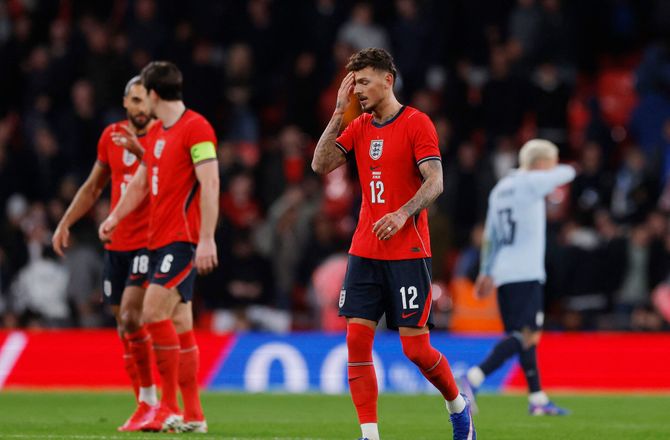 Venskabskampe -Ben White fra himmel til helvede i Englands deler