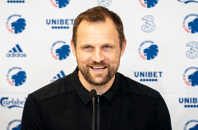3F Superliga -Bo Svensson skifter fire i debut