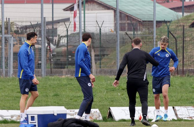 VM kval. UEFA -Bosnisk avis raser: Har Italien brugt soldat som spion?