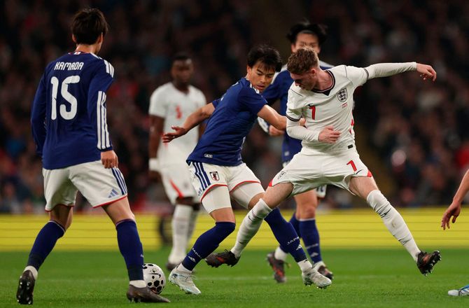 Venskabskampe -Mitoma sænkede England i egen hule